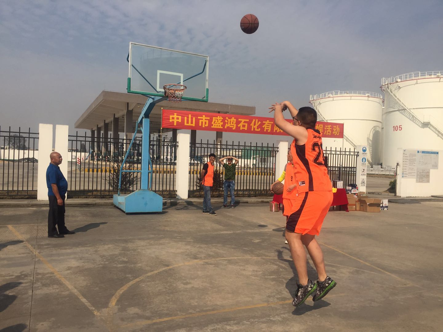 投篮角逐.jpg